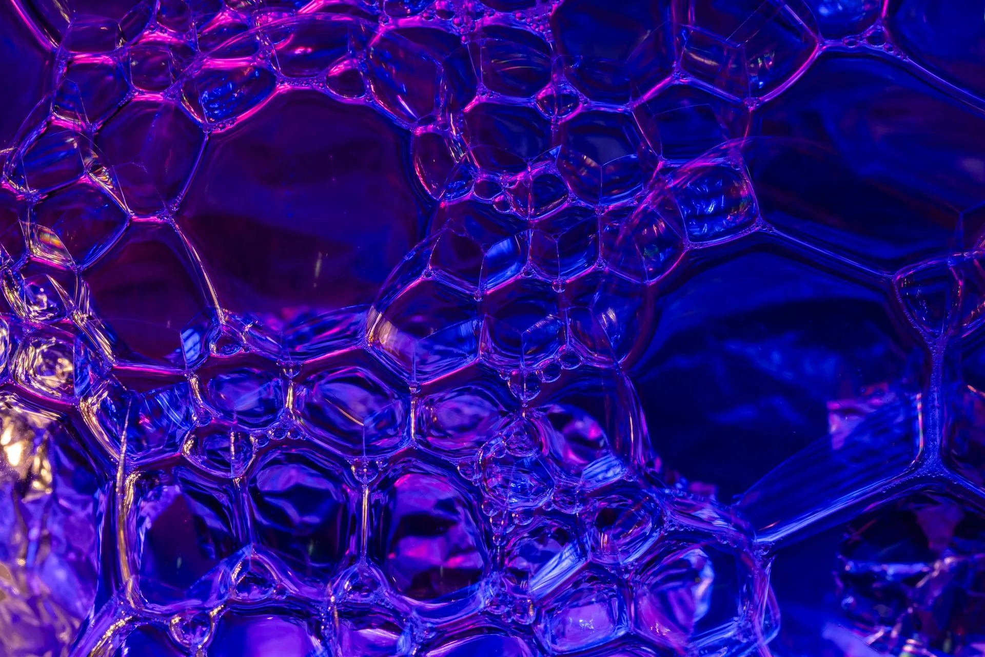 Trans-DCE solvent as a replacement for TCE and nPB in industrial cleaning